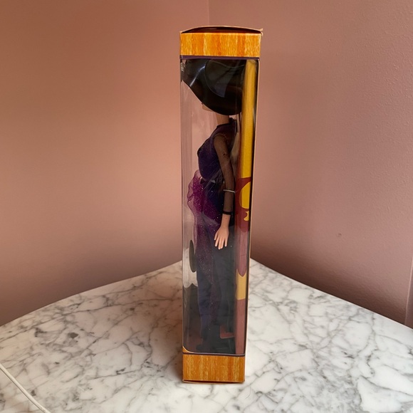 Halloween Wishes Barbie - Picture 4 of 6